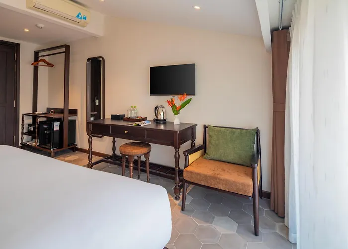 Backhome Hostel & Bar